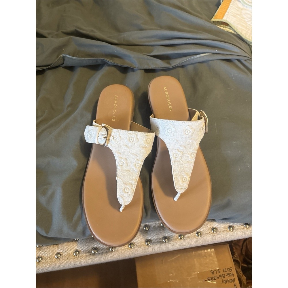 Aerosoles White Embroidered Thong Sandal Women's Size 11